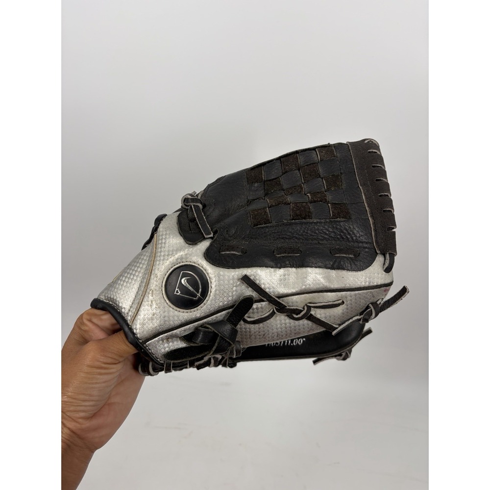 Nike Kaos Max 1105/11" RHT Leather Baseball Glove Black And Silver